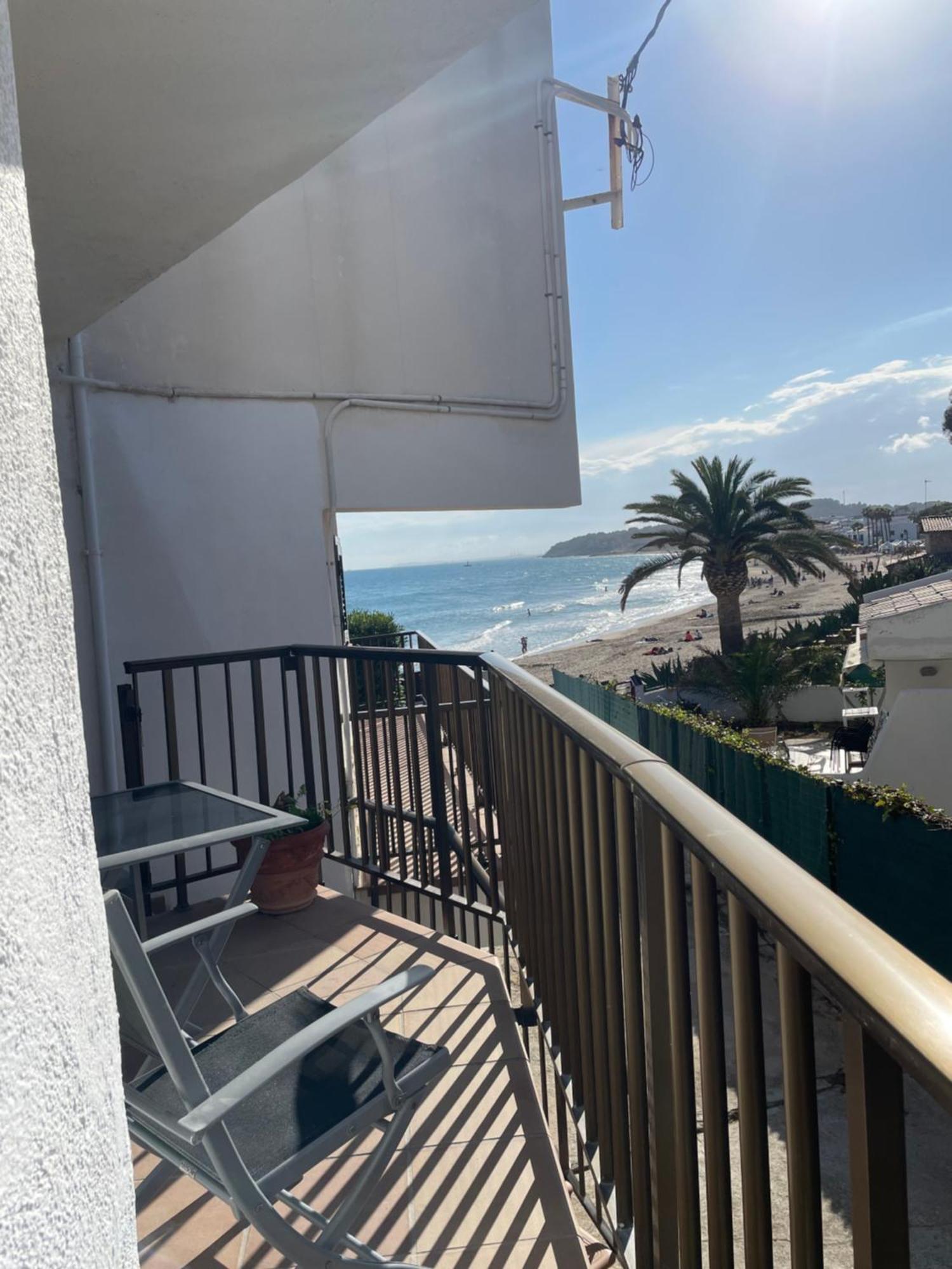 Altafulla, Primera Linea De Mar Con Acceso Directo A La Playa Exterior foto
