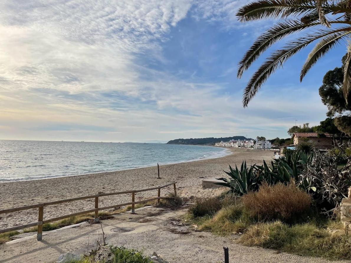 Altafulla, Primera Linea De Mar Con Acceso Directo A La Playa Exterior foto