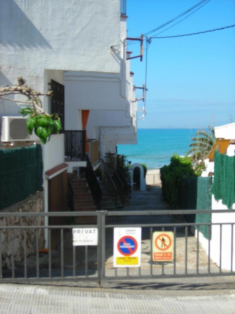 Altafulla, Primera Linea De Mar Con Acceso Directo A La Playa Exterior foto